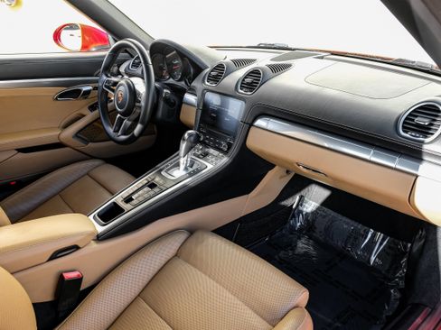 Used 2017 Porsche 718 Boxster image 11