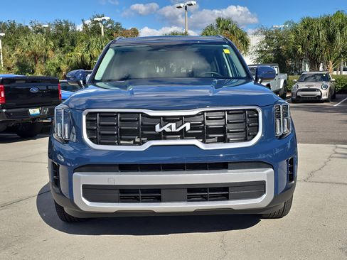 Used 2025 Kia Telluride S image 3
