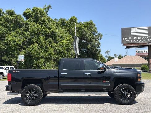 Used 2017 Chevrolet Silverado 2500 LTZ w/ Duramax Plus Package AWD/4WD image 7