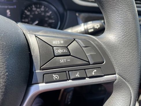 Used 2018 Nissan Rogue S image 21