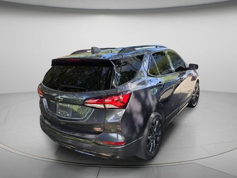 Used 2022 Chevrolet Equinox RS w/ Infotainment Package FWD image 6