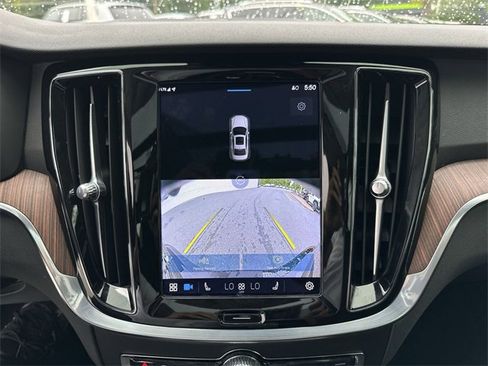 Used 2023 Volvo S60 T8 Plus image 17