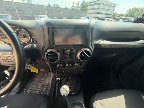 Used 2014 Jeep Wrangler Unlimited Sport AWD/4WD image 17