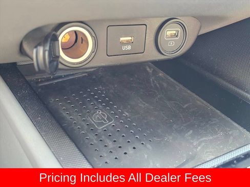 Used 2023 Hyundai Elantra SEL w/ Convenience Package FWD image 8