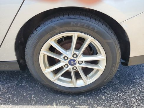 Used 2016 Ford Focus SE FWD image 28