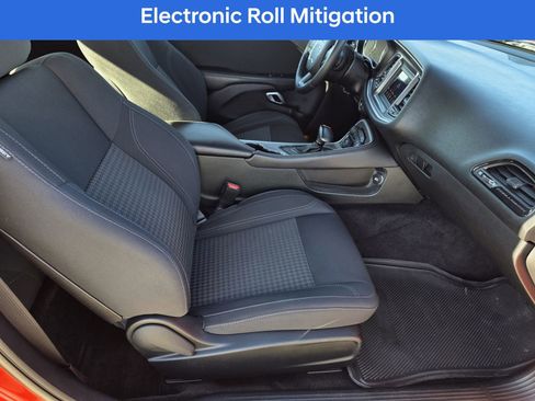 Used 2019 Dodge Challenger SXT image 17