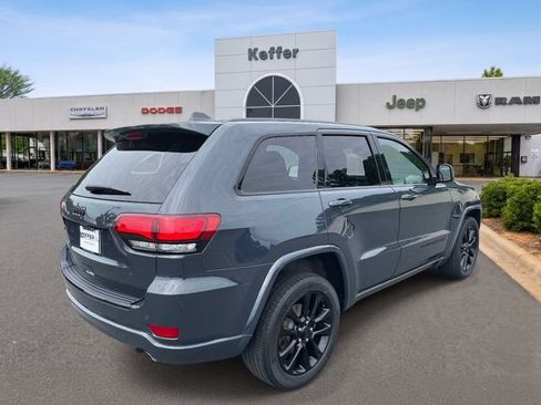 Certified 2018 Jeep Grand Cherokee Altitude AWD/4WD image 6
