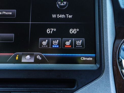 Used 2013 Ford F250 Lariat w/ Lariat Interior Pkg AWD/4WD image 10