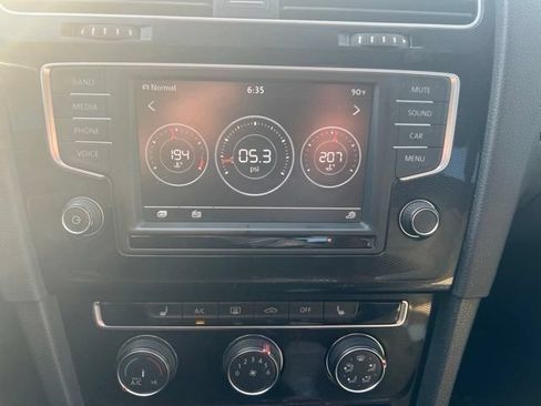 Used 2016 Volkswagen GTI SE FWD image 33