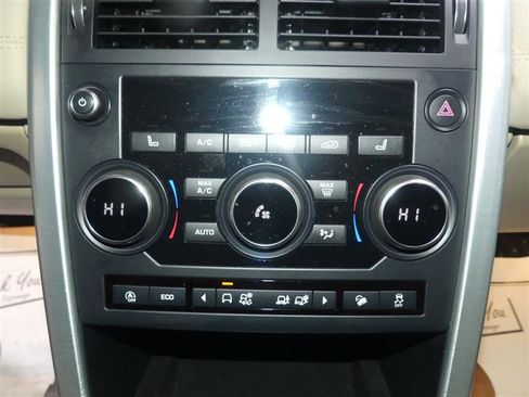 Used 2019 Land Rover Discovery Sport HSE image 39