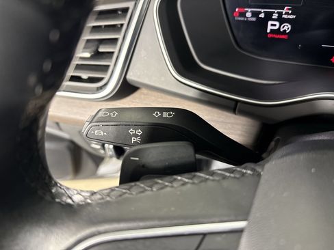 Used 2021 Audi Q5 2.0T Premium Plus w/ Premium Plus Package AWD/4WD image 16