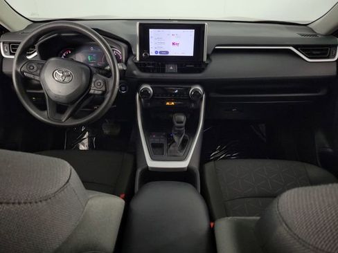 Used 2025 Toyota RAV4 XLE FWD image 25