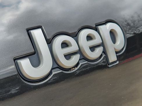 Used 2024 Jeep Grand Cherokee L Limited image 10