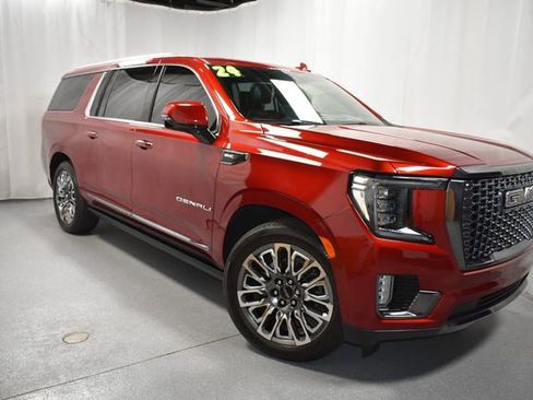 Used 2024 GMC Yukon XL Denali Ultimate AWD/4WD image 2