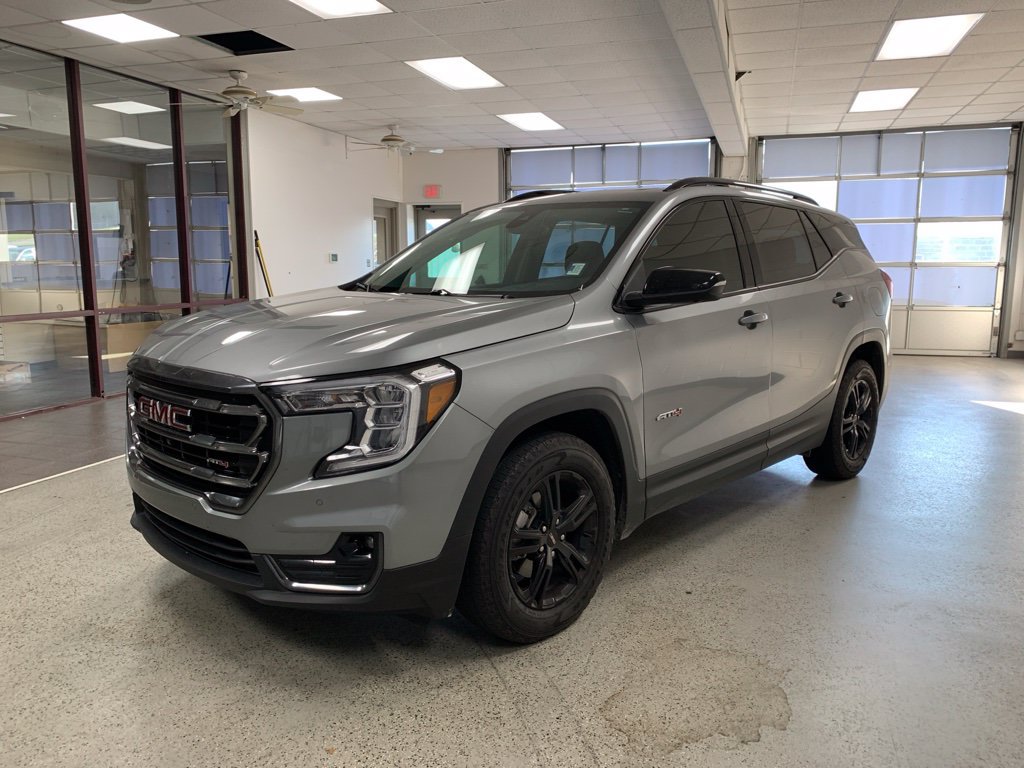 Used 2024 GMC Terrain AT4 w/ Infotainment Package II AWD/4WD image 2