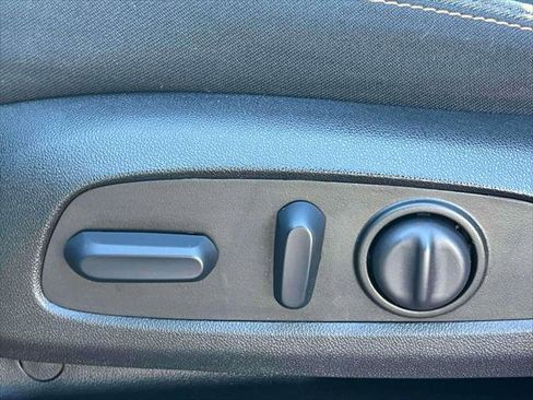 Used 2023 Chevrolet Equinox LT image 18