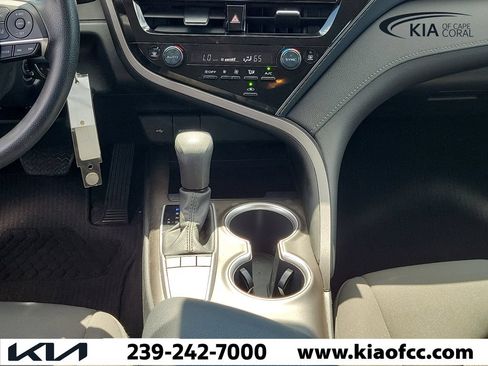 Used 2022 Toyota Camry LE FWD image 19