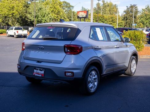 Used 2021 Hyundai Venue SE FWD image 7