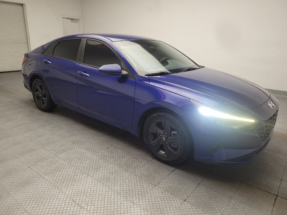 Used 2022 Hyundai Elantra SEL w/ Convenience Package FWD image 11