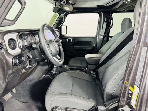 Used 2026 Jeep Wrangler Unlimited Sport AWD/4WD image 5