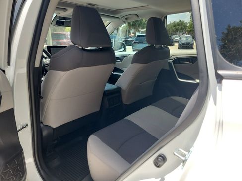 Used 2025 Toyota RAV4 XLE w/ Convenience Package FWD image 10