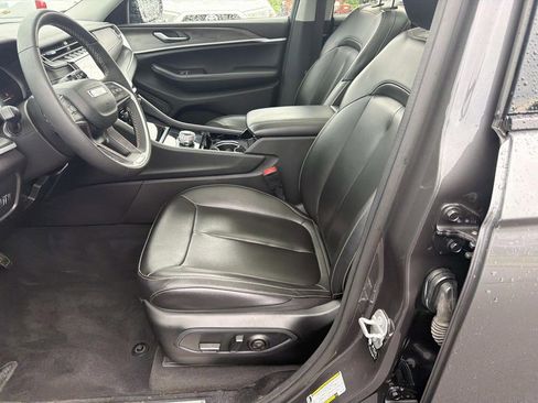 Used 2023 Jeep Grand Cherokee L Limited RWD image 22