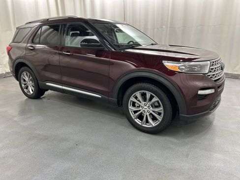 Used 2022 Ford Explorer Limited image 1
