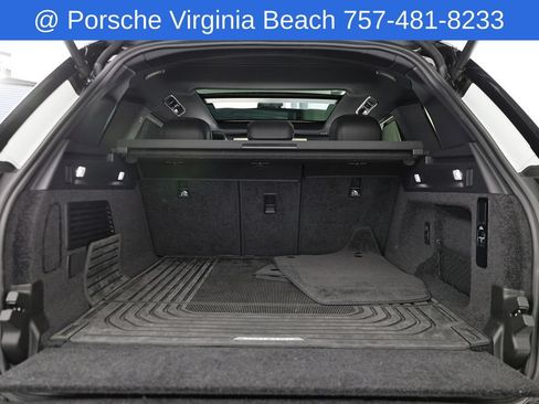 Used 2025 Land Rover Range Rover SE AWD/4WD image 31