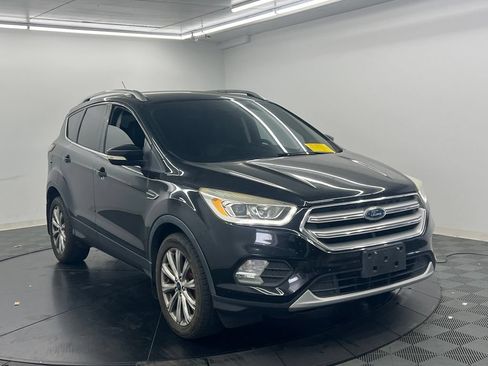 Used 2017 Ford Escape Titanium FWD image 3