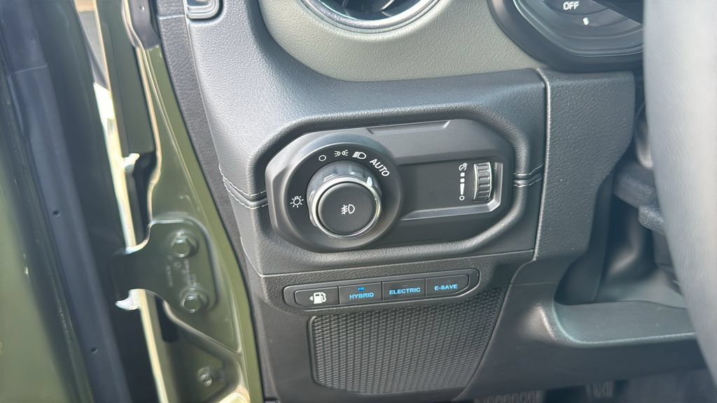 Used 2024 Jeep Wrangler High Altitude AWD/4WD image 15