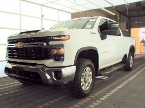 Used 2024 Chevrolet Silverado 2500 LT AWD/4WD image 1