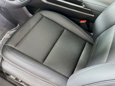 New 2026 Chevrolet Equinox LT w/ Convenience Package II image 14