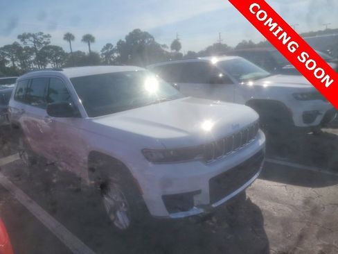 Certified 2023 Jeep Grand Cherokee L Laredo image 3