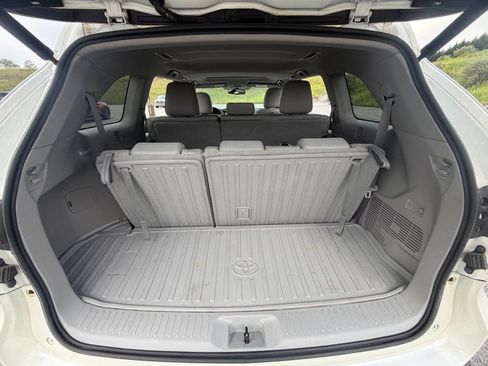 Used 2016 Toyota Highlander XLE AWD/4WD image 40