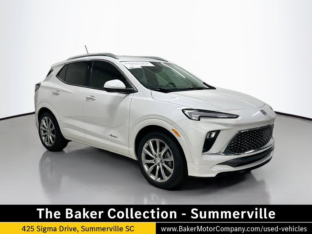 Used 2025 Buick Encore GX Avenir w/ Avenir Convenience Package FWD image 1