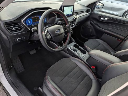 Certified 2022 Ford Escape SEL w/ SEL Stealth AWD Package image 9