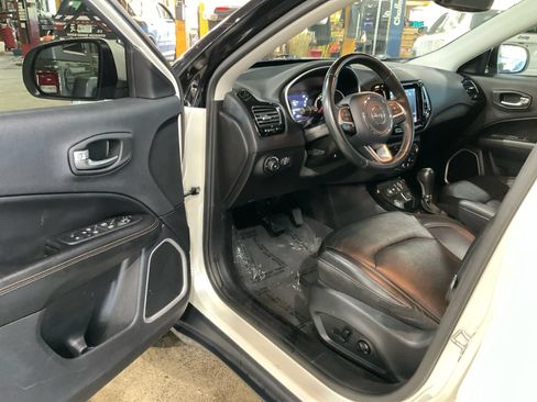Used 2019 Jeep Compass Limited AWD/4WD image 32