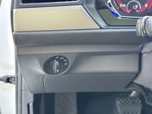 Used 2020 Volkswagen Jetta SE w/ SE Cold Weather Package image 28