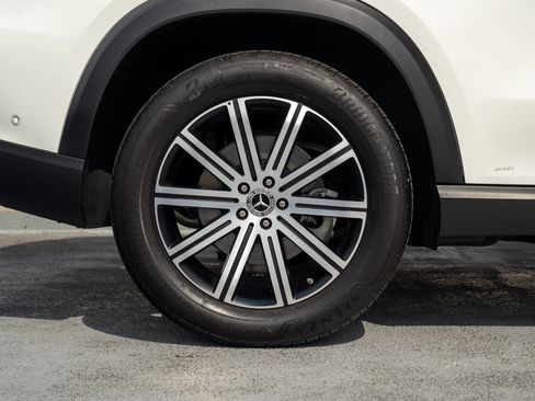 Certified 2025 Mercedes-Benz GLE 450e 4MATIC w/ Driver Assistance Package image 13