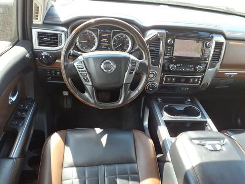 Used 2019 Nissan Titan Platinum Reserve w/ Platinum Utility Package AWD/4WD image 12