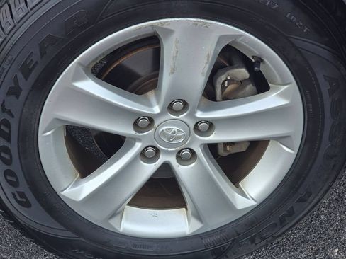 Used 2013 Toyota RAV4 XLE AWD/4WD image 10