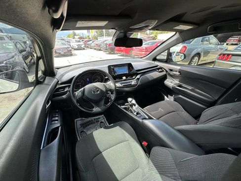 Used 2018 Toyota C-HR XLE FWD image 26