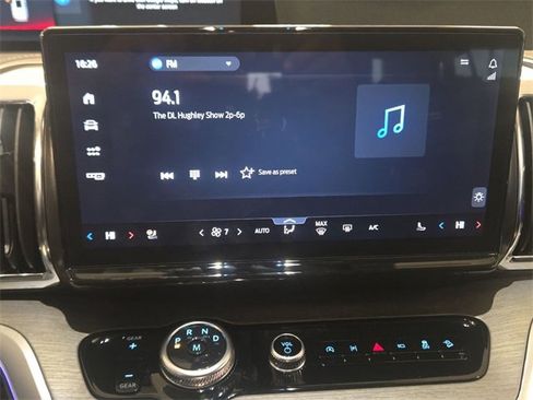 Used 2025 Ford Expedition Platinum image 16