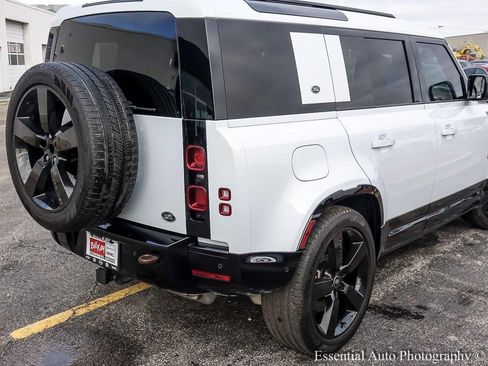Used 2023 Land Rover Defender 110 X-Dynamic SE image 7