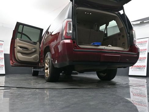 Used 2016 GMC Yukon XL SLT w/ Open Road Package image 30