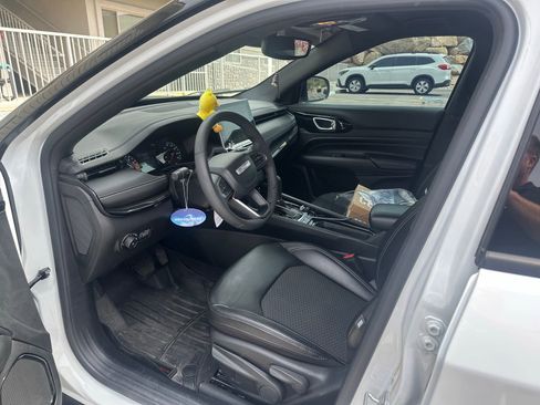 Used 2023 Jeep Compass Altitude image 15