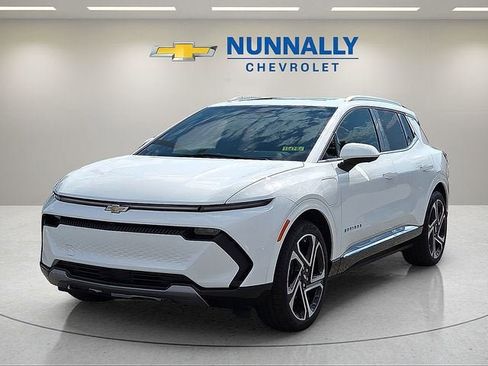 New 2026 Chevrolet Equinox EV LT w/ Convenience Package II AWD/4WD image 1