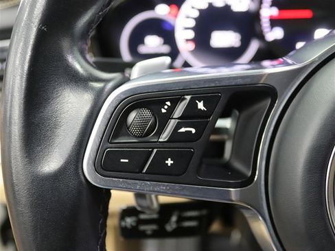 Used 2018 Porsche Panamera 4S image 31