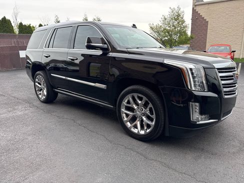 Used 2018 Cadillac Escalade Platinum AWD/4WD image 7