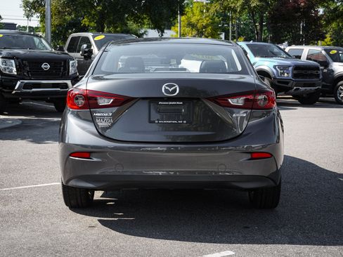 Used 2017 MAZDA MAZDA3 Touring FWD image 9